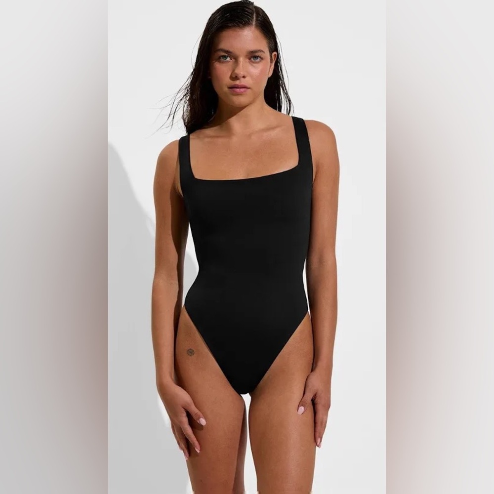 Left on Friday Streamline Suit Black size Medium Tall